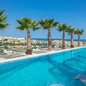 H & - Adults Only **** St. Julian's